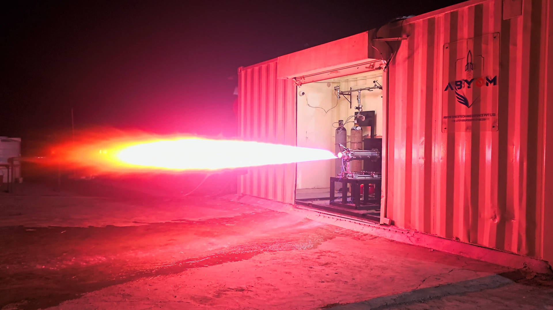 Abyom engine during a vertical hot-fire test